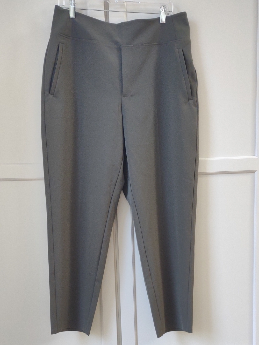 Athleta Endless High Rise Pant in Olive. Size 14. #533636 Excellent!